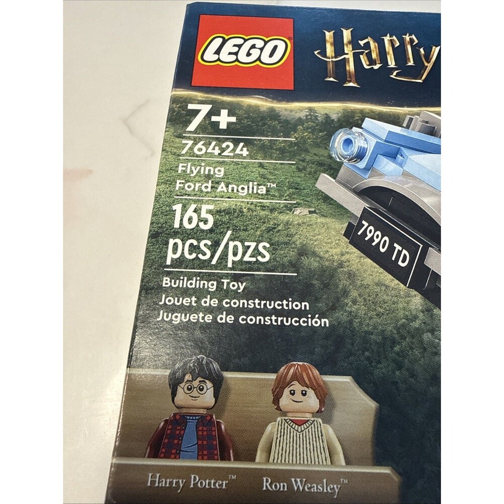 LEGO Harry Potter Flying Ford Anglia Car Toy Set w/ 2 Minifigures - Picture 2 of 6